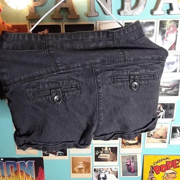 Miley Cyrus button up spandex short - Picture 2 of 4